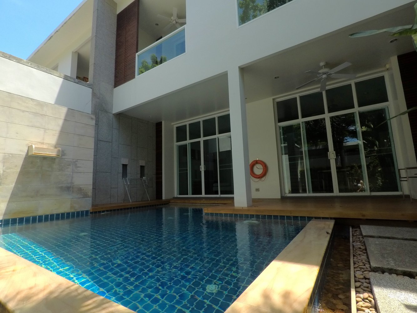 Property image - full photo 12