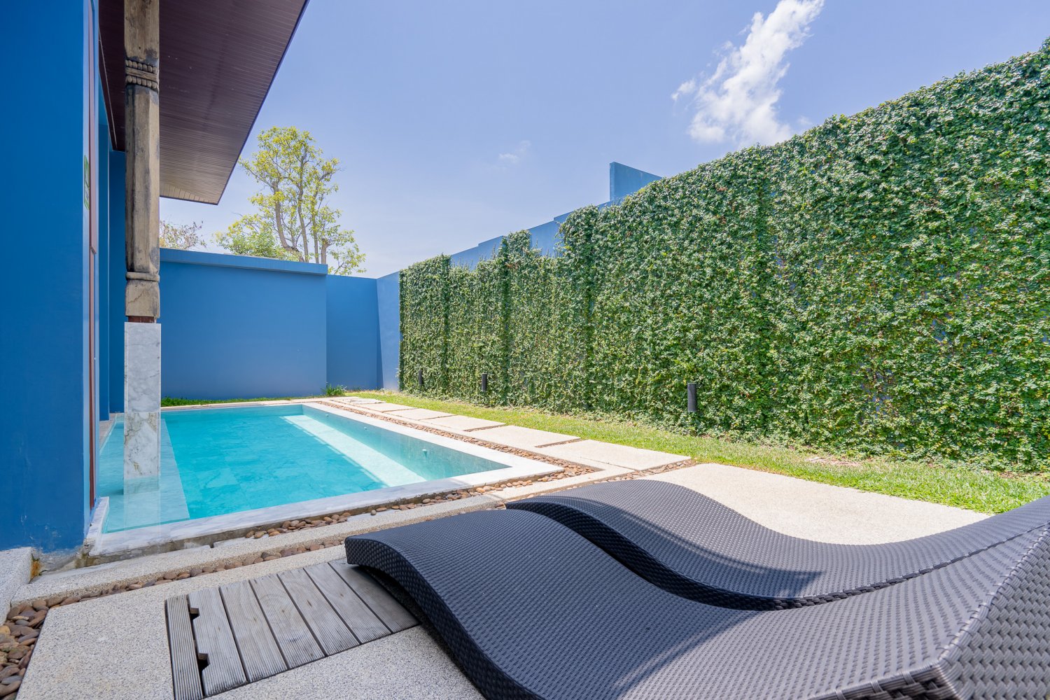 Property image - full photo 2