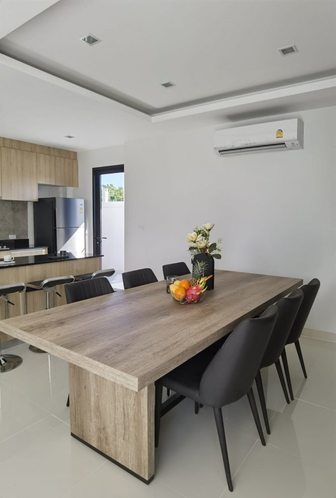 Property image - full photo 4