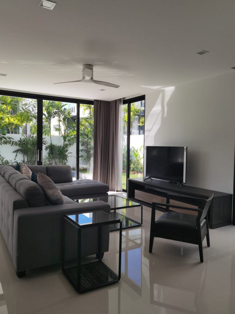 Property image - full photo 5