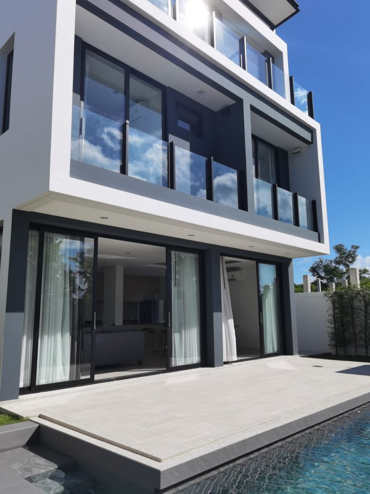 Property image - full photo 1