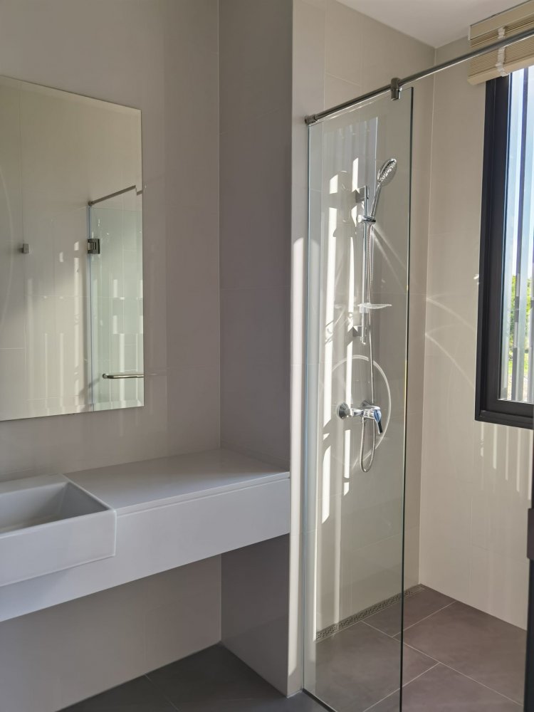 Property image - full photo 17