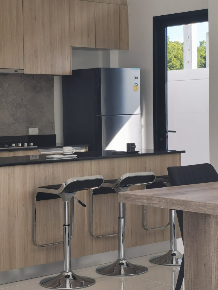 Property image - full photo 7