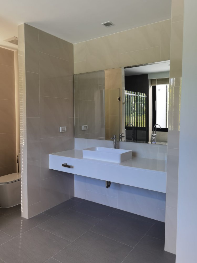 Property image - full photo 20
