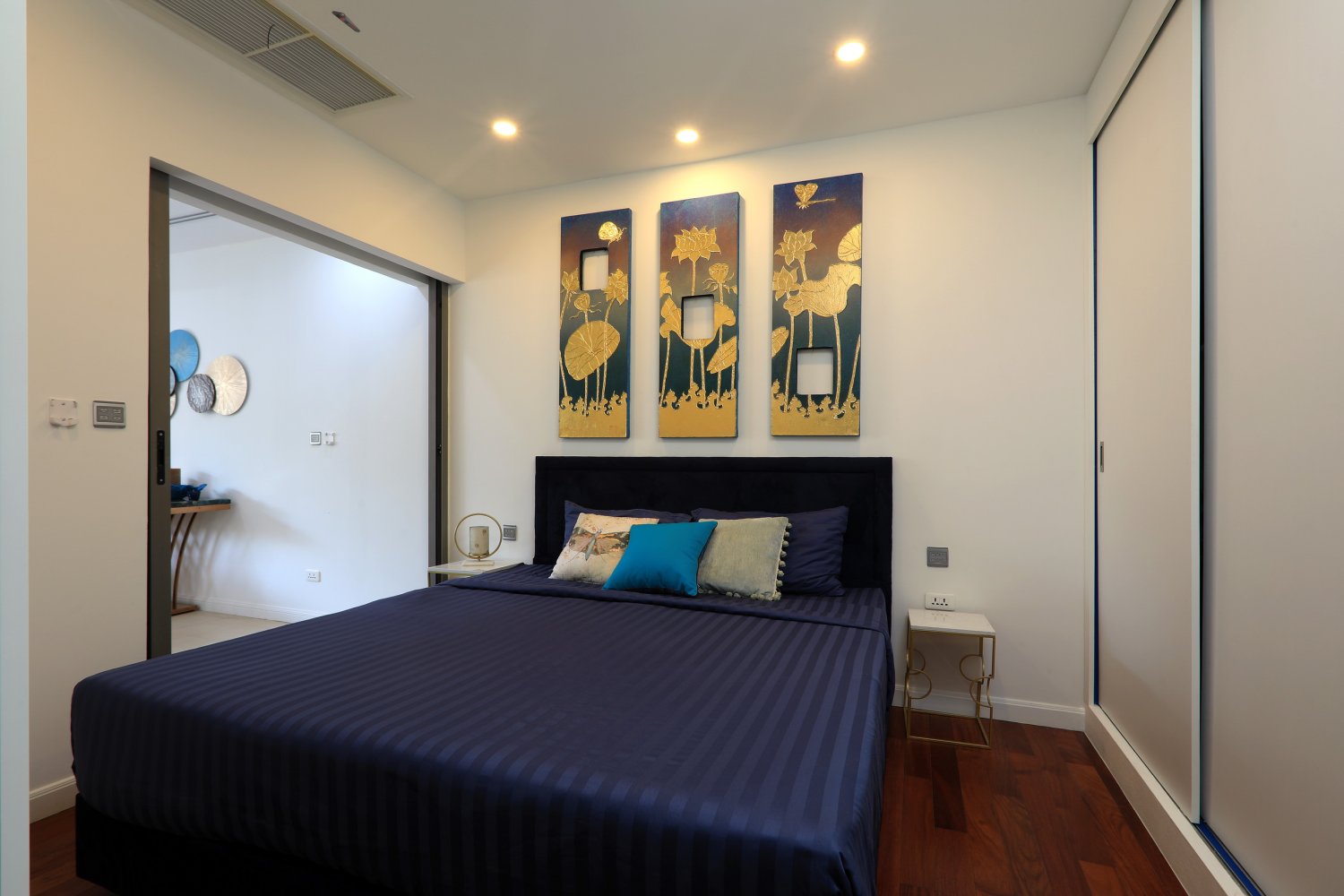 Property image - full photo 12