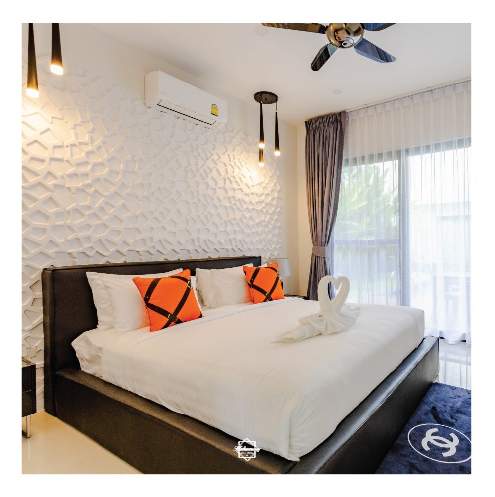 Property image - full photo 12