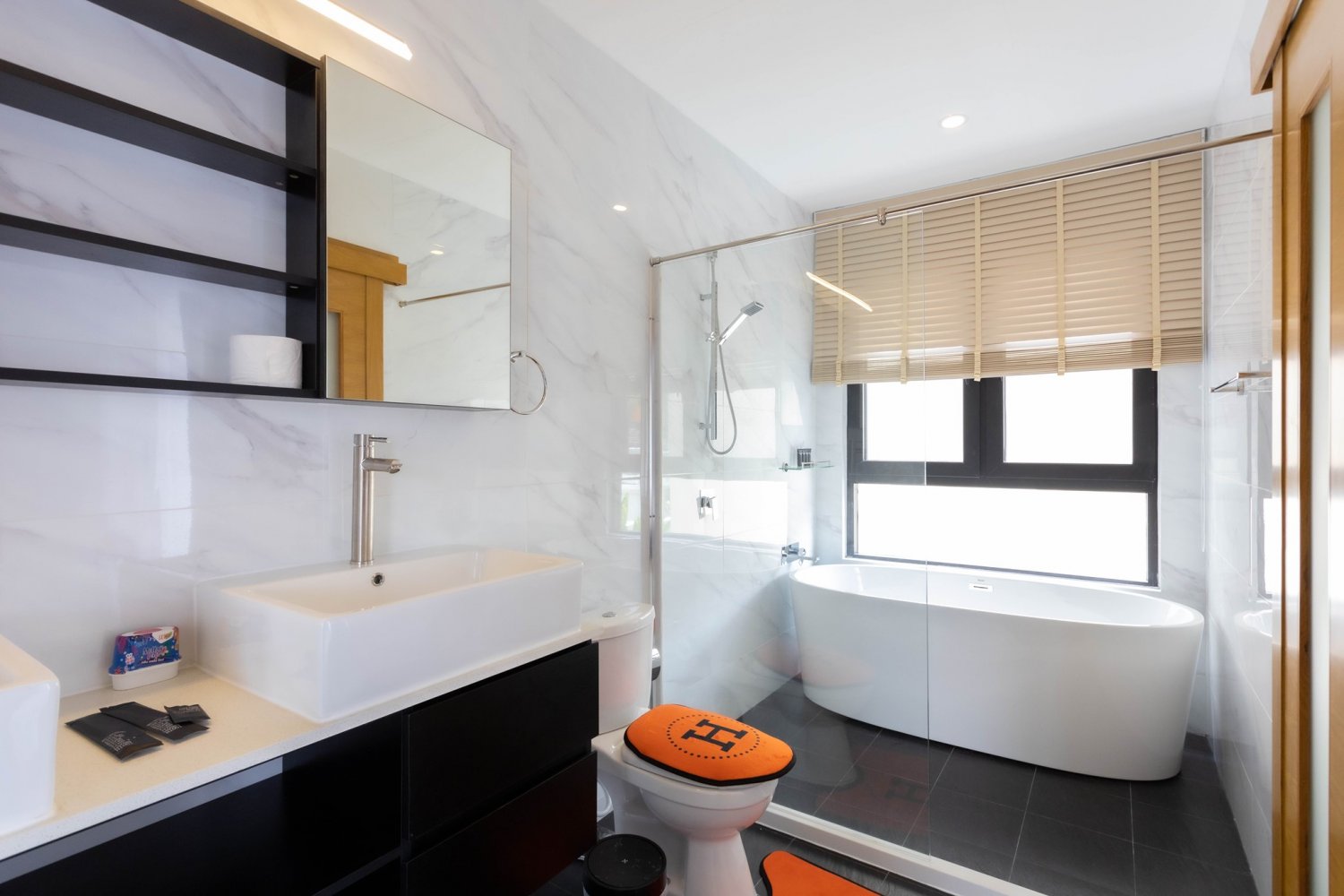 Property image - full photo 11