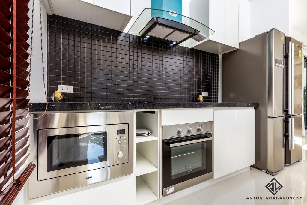 Property image - full photo 14
