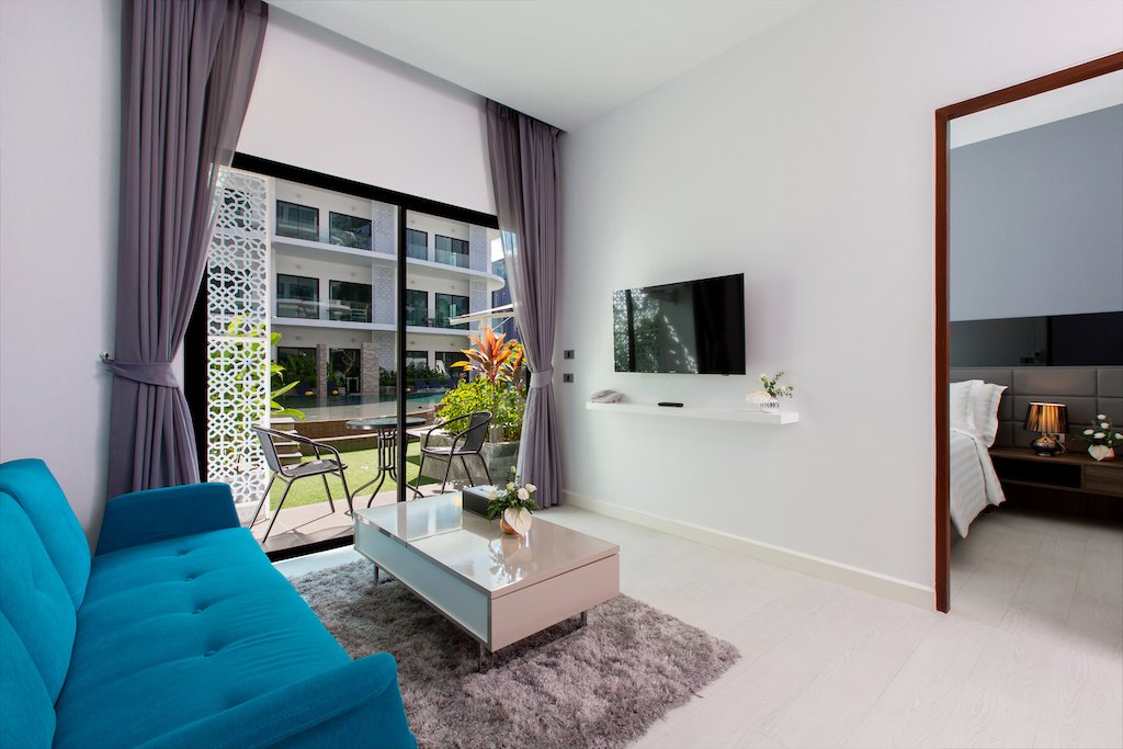 Property image - full photo 2