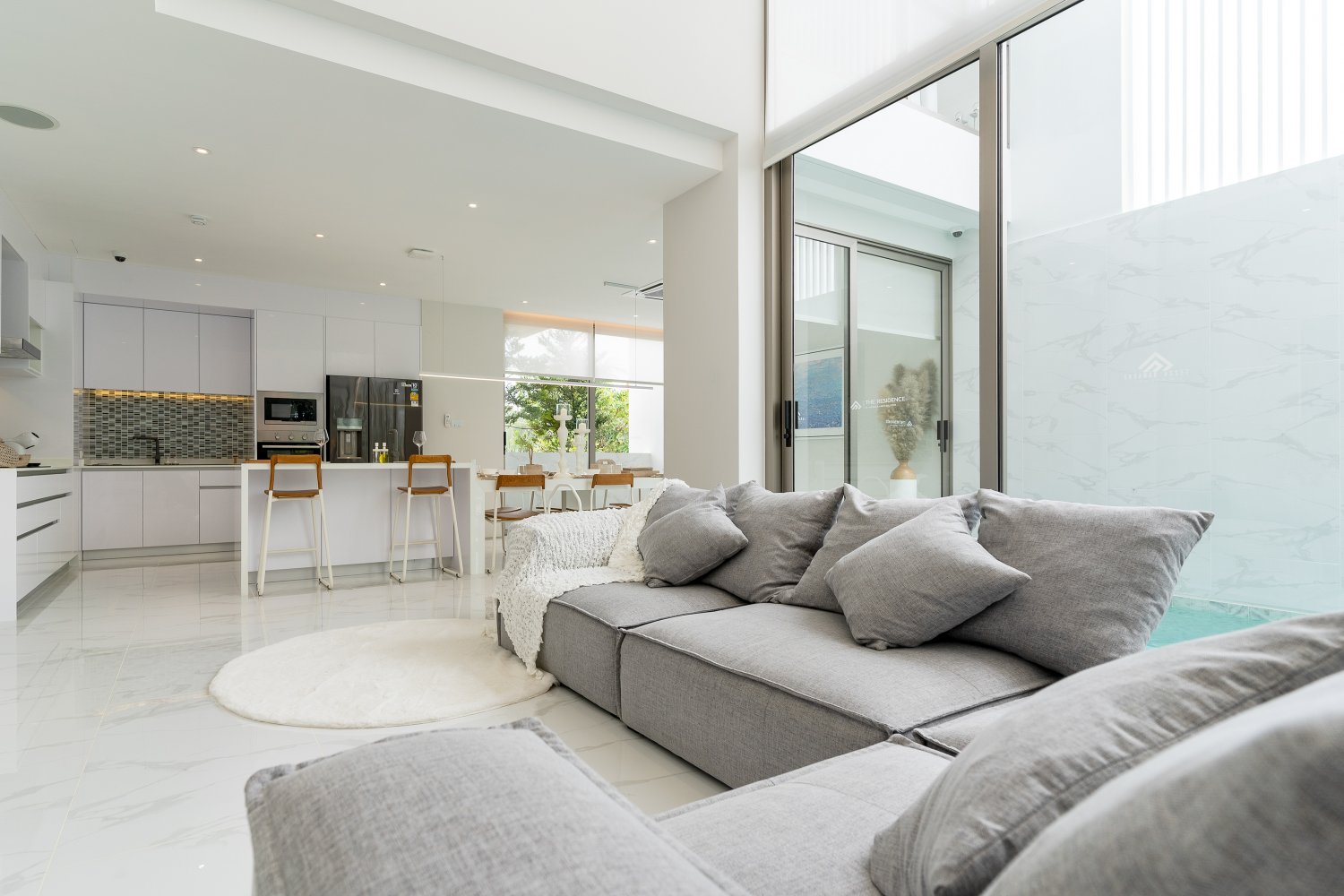 Property image - full photo 12