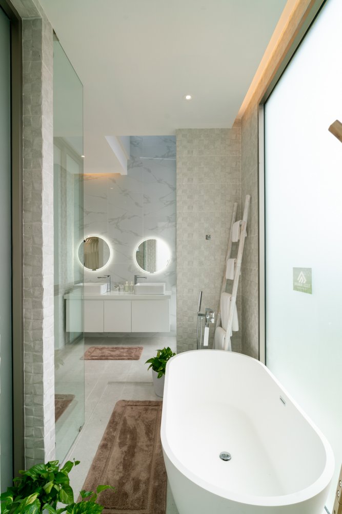 Property image - full photo 53