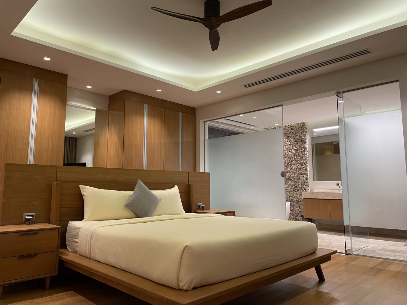 Property image - full photo 14