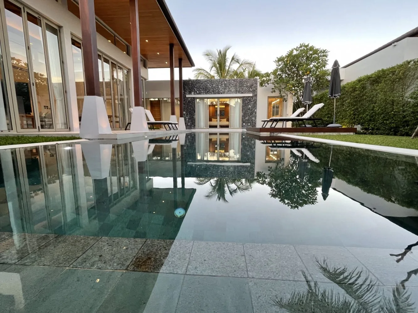 Property image - full photo 2
