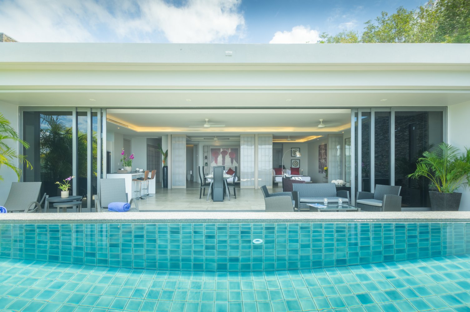 Property image - full photo 2