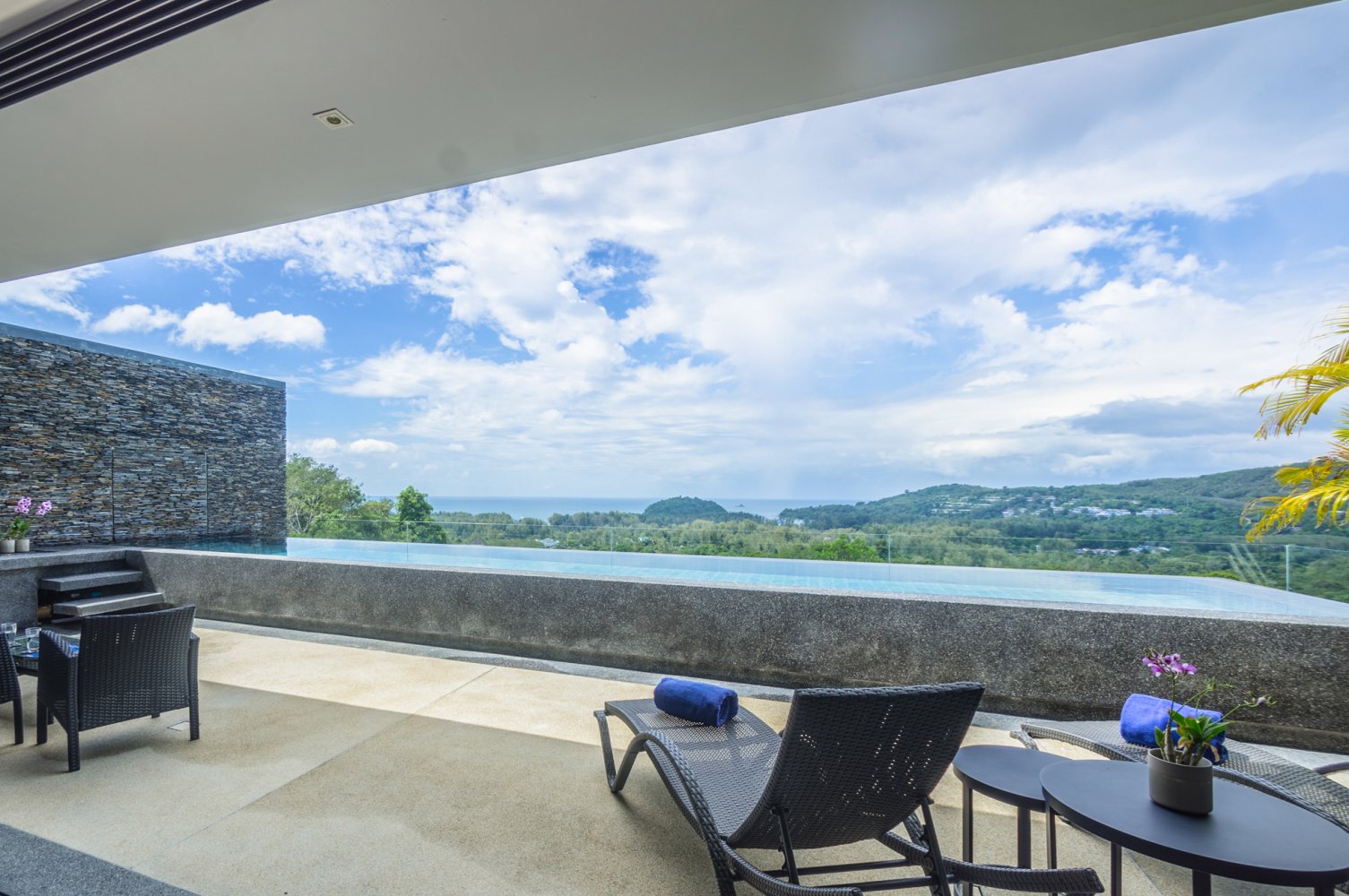 Property image - full photo 5