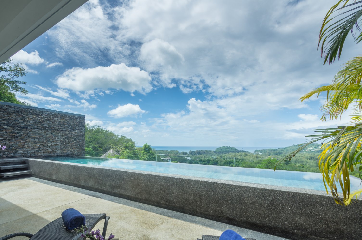 Property image - full photo 4
