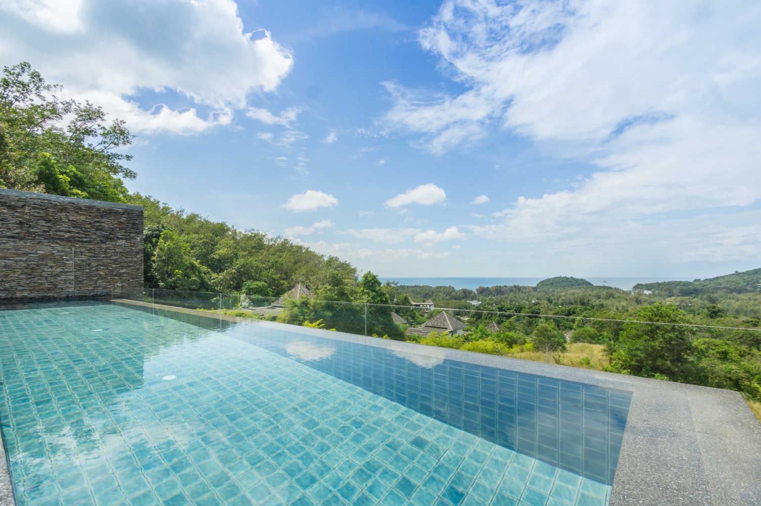 Property image - full photo 3