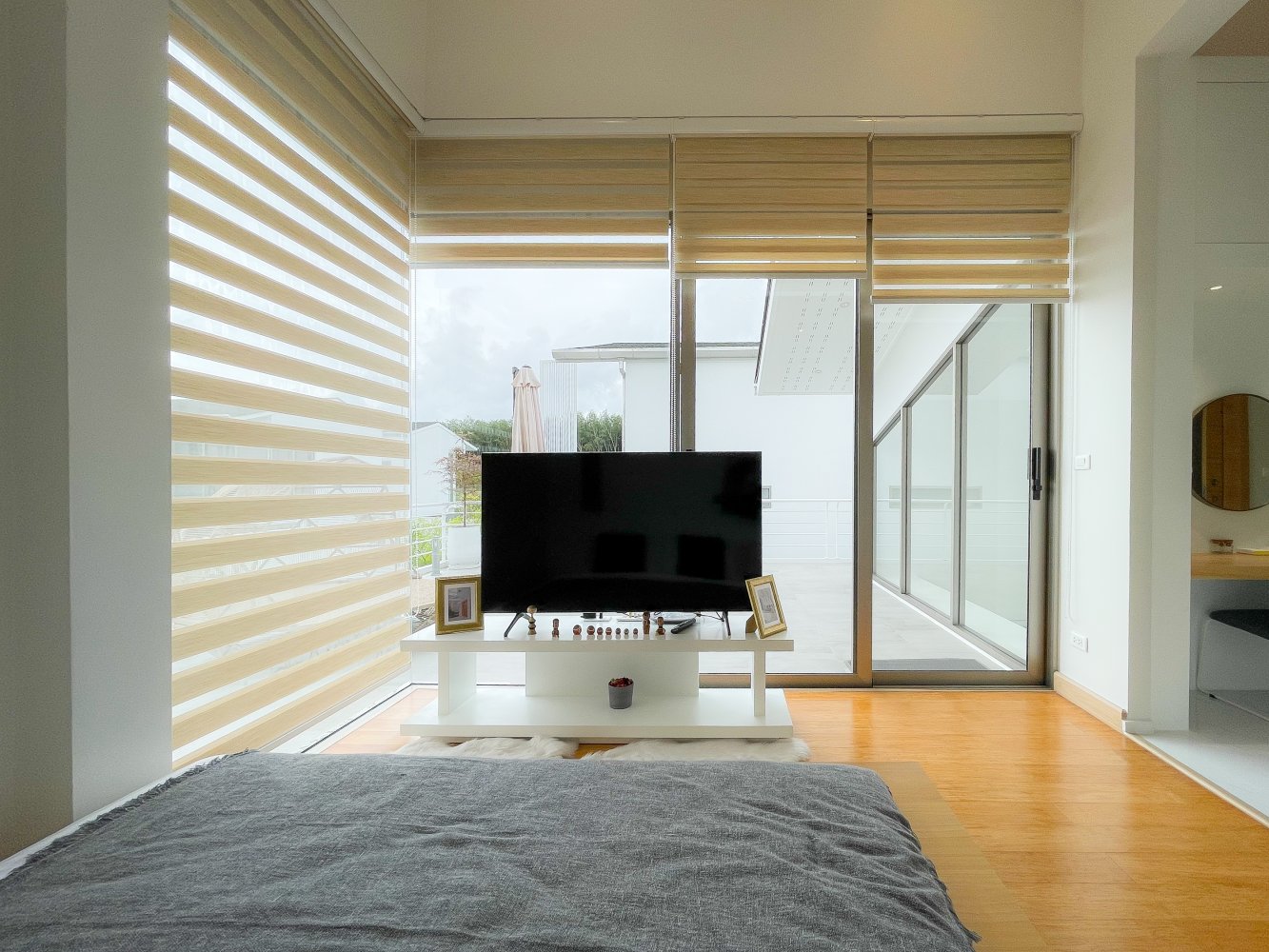 Property image - full photo 11
