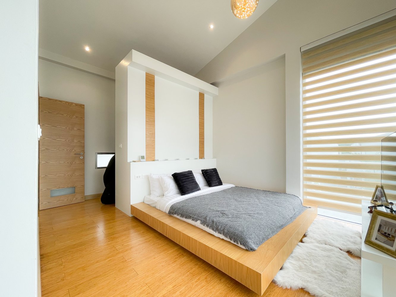 Property image - full photo 35