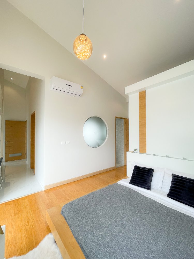 Property image - full photo 33