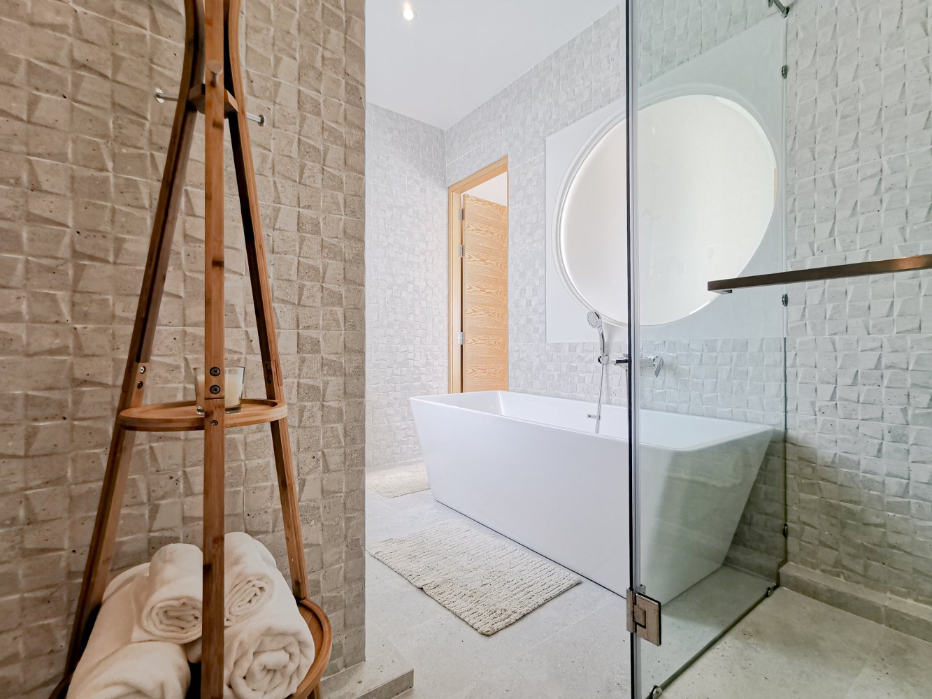 Property image - full photo 53