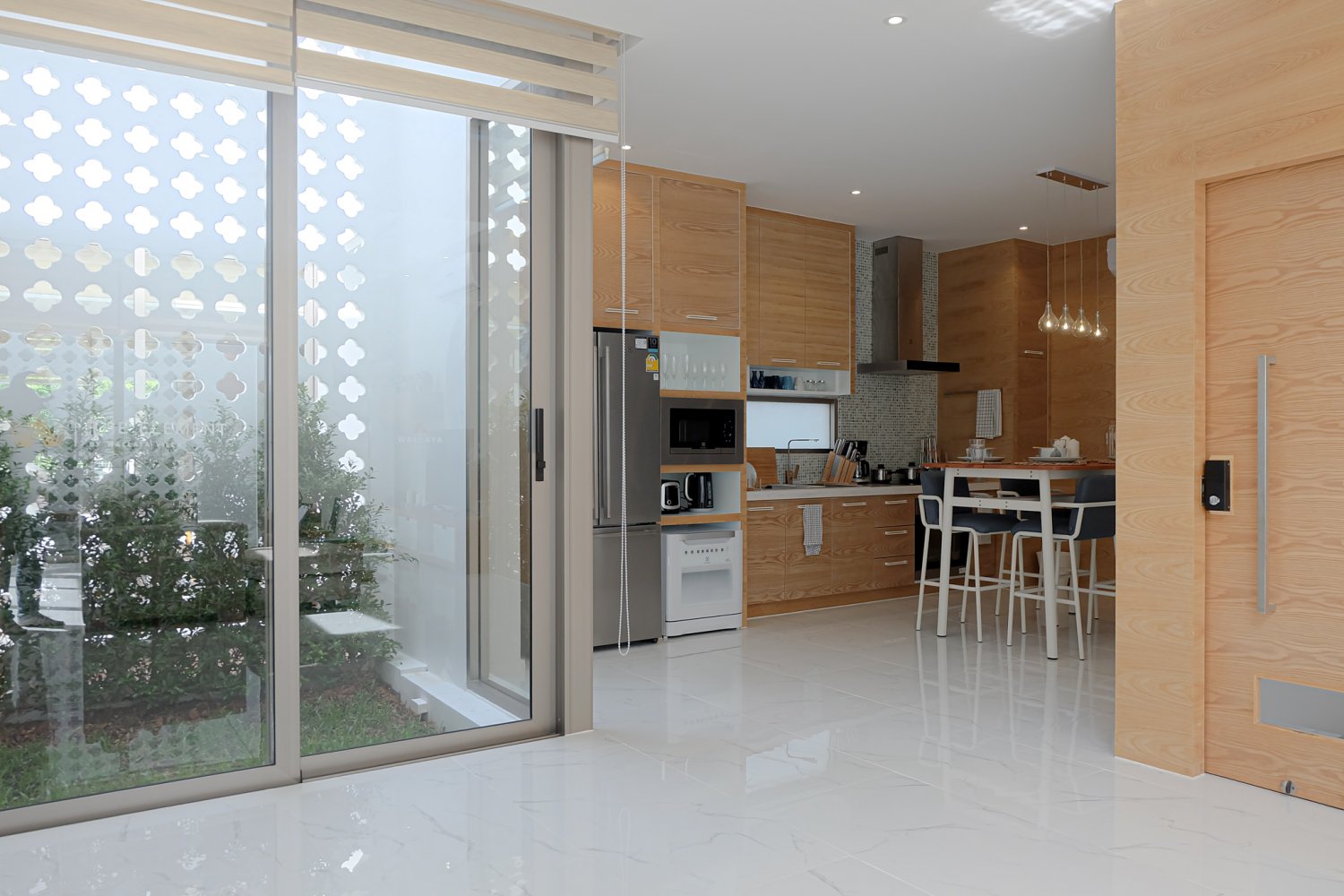 Property image - full photo 15