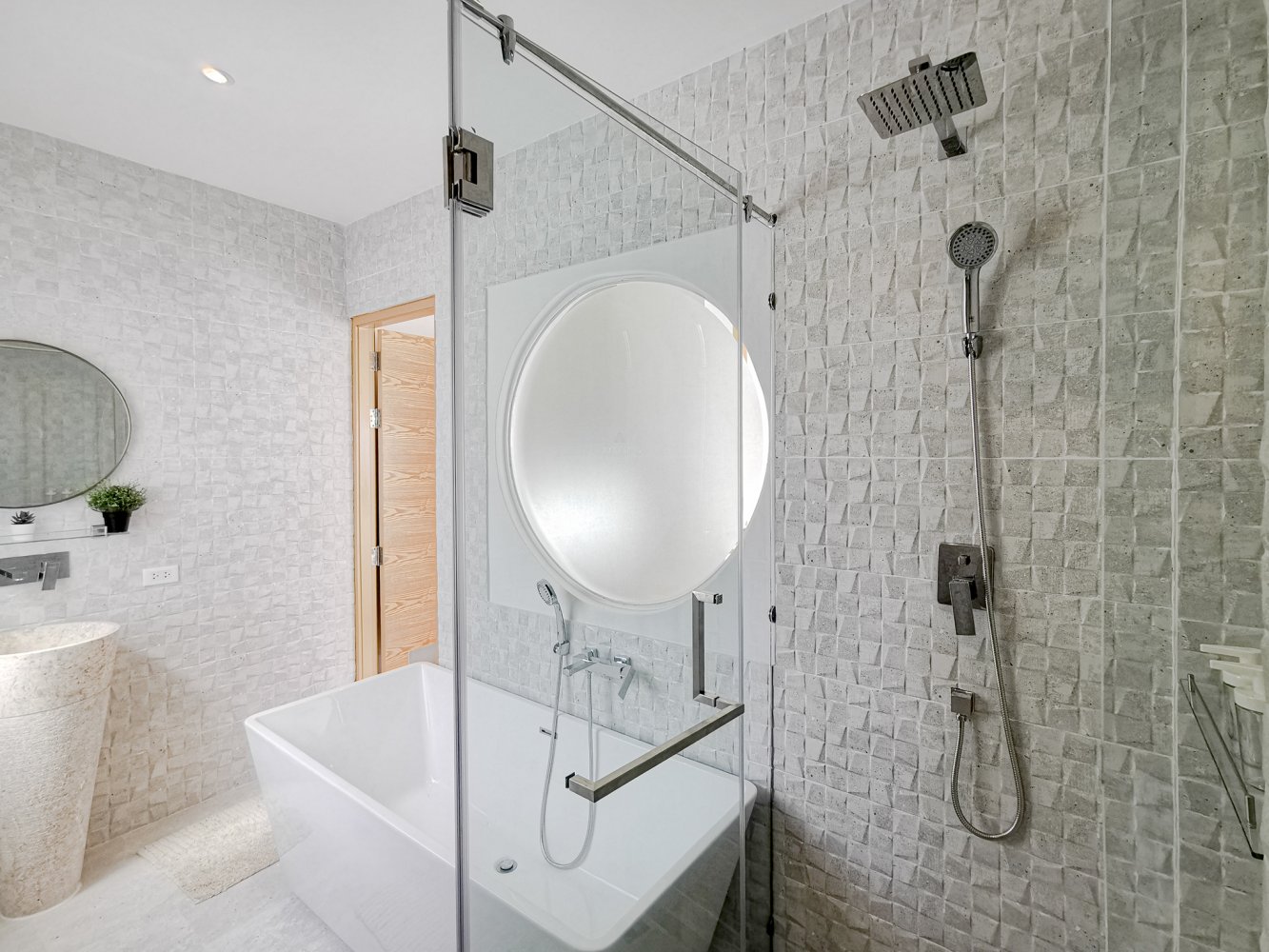 Property image - full photo 51