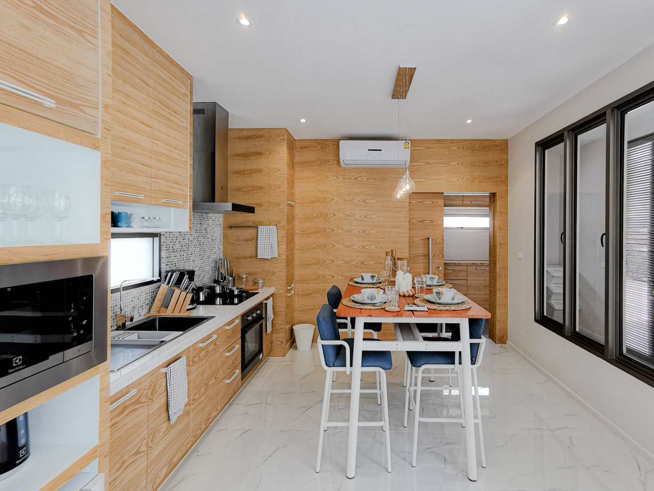 Property image - full photo 12