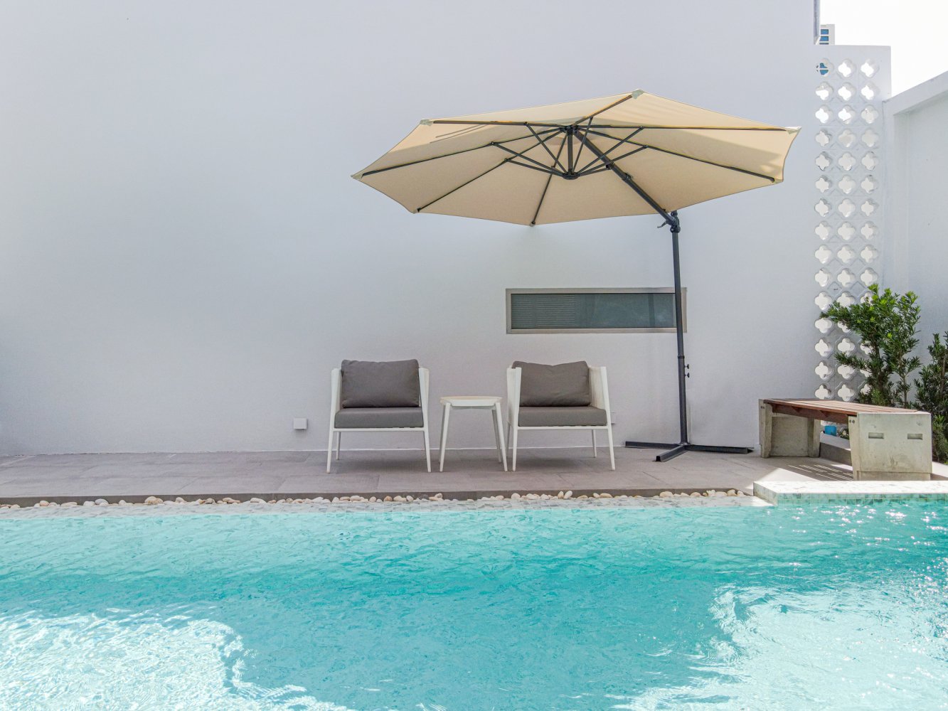 Property image - full photo 4
