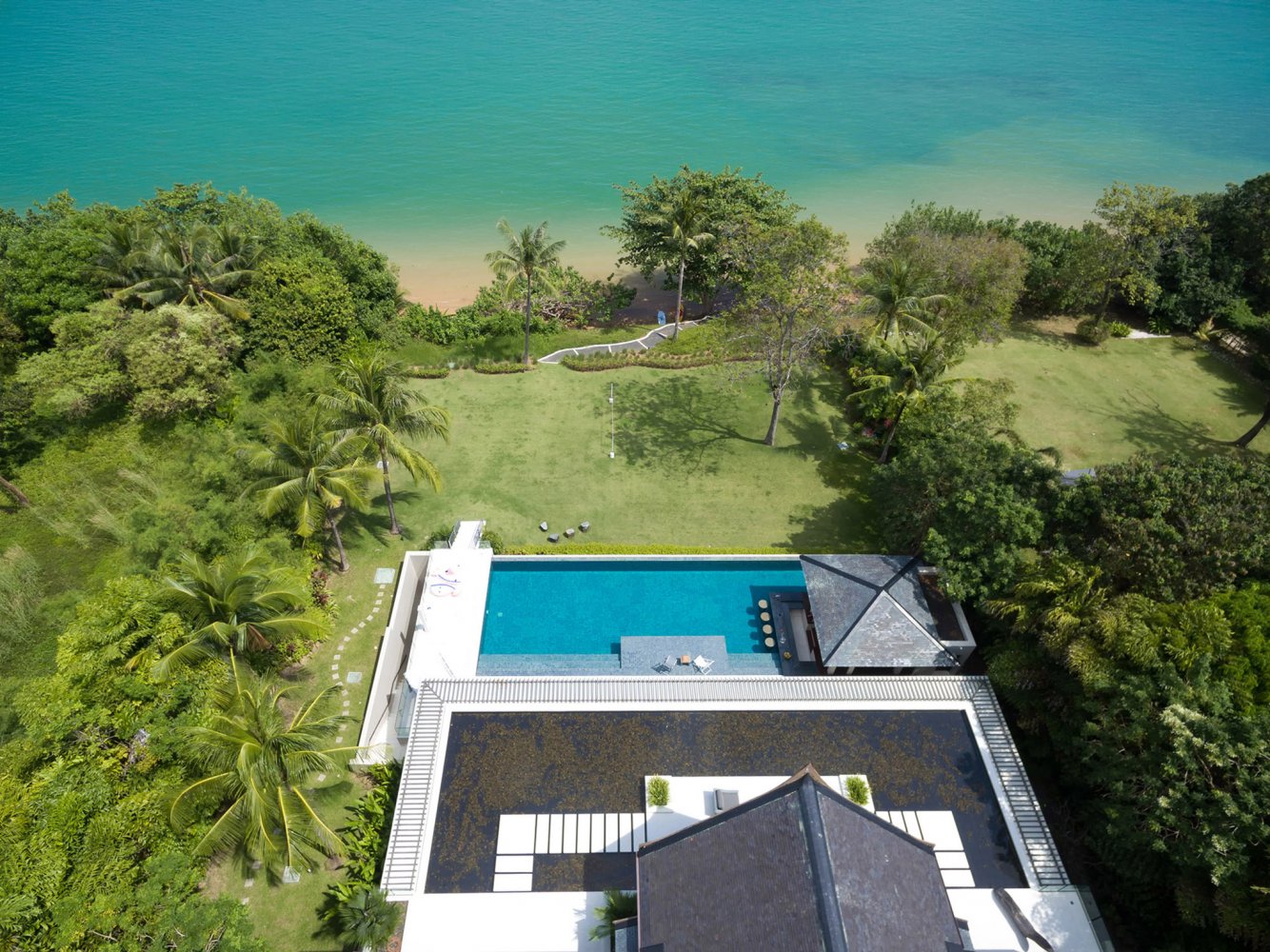 Property image - full photo 2