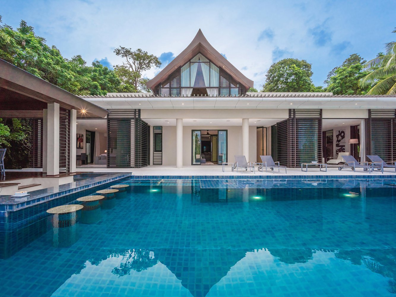 Property image - full photo 3