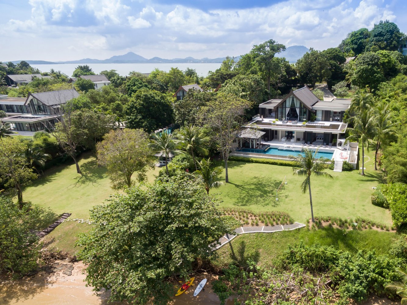 Property image - full photo 4
