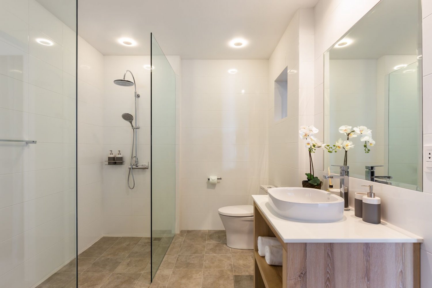 Property image - full photo 18