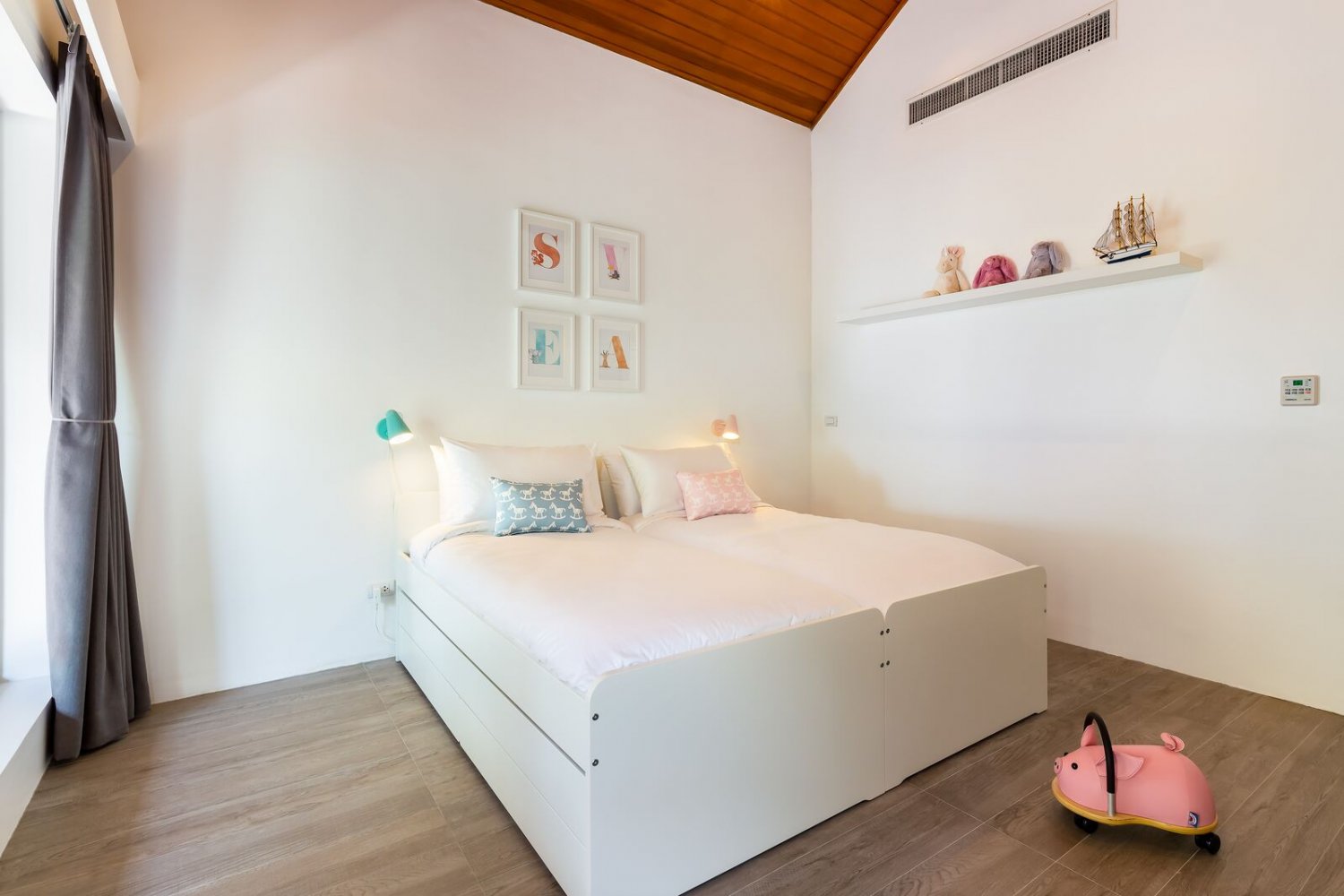 Property image - full photo 12