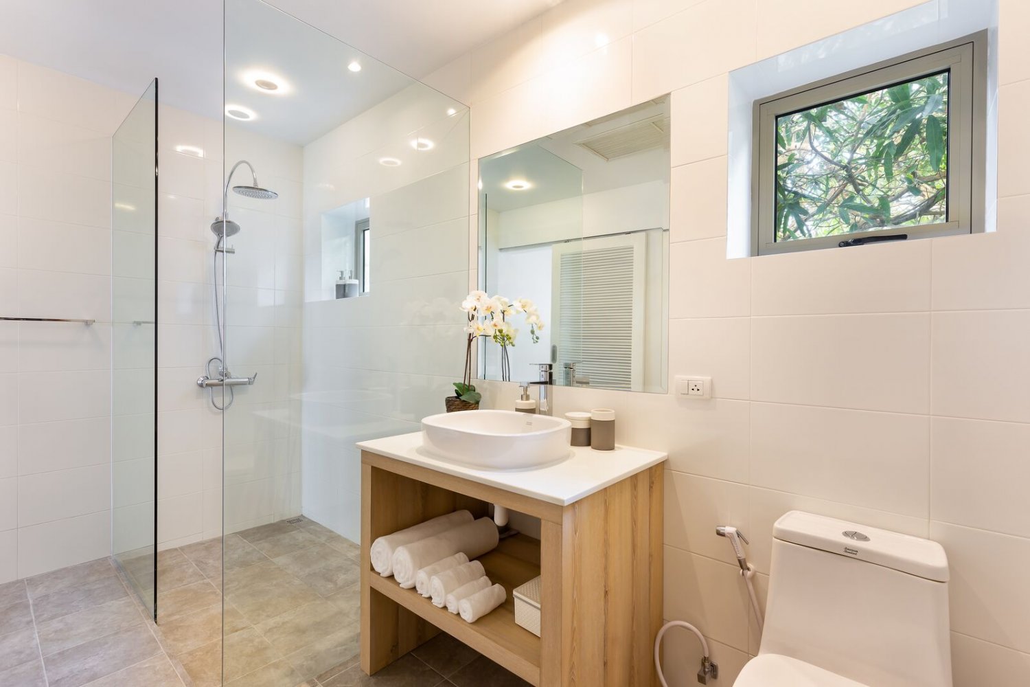 Property image - full photo 16