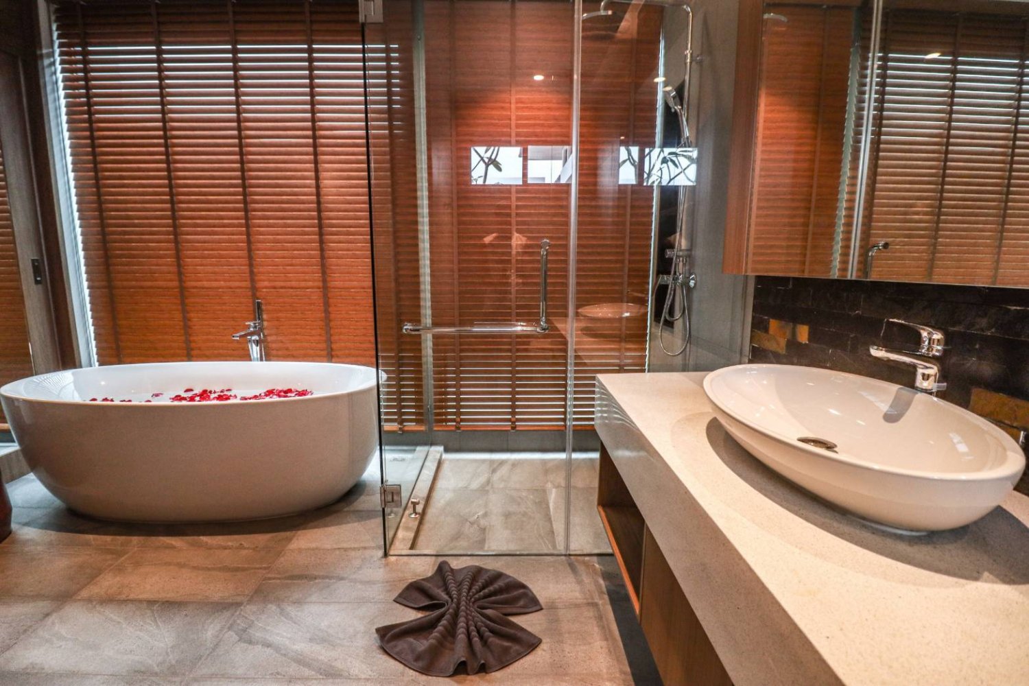Property image - full photo 13