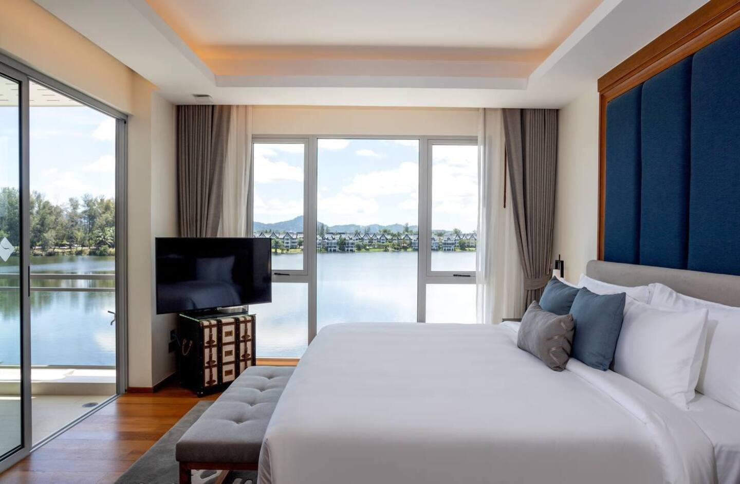 Property image - full photo 13