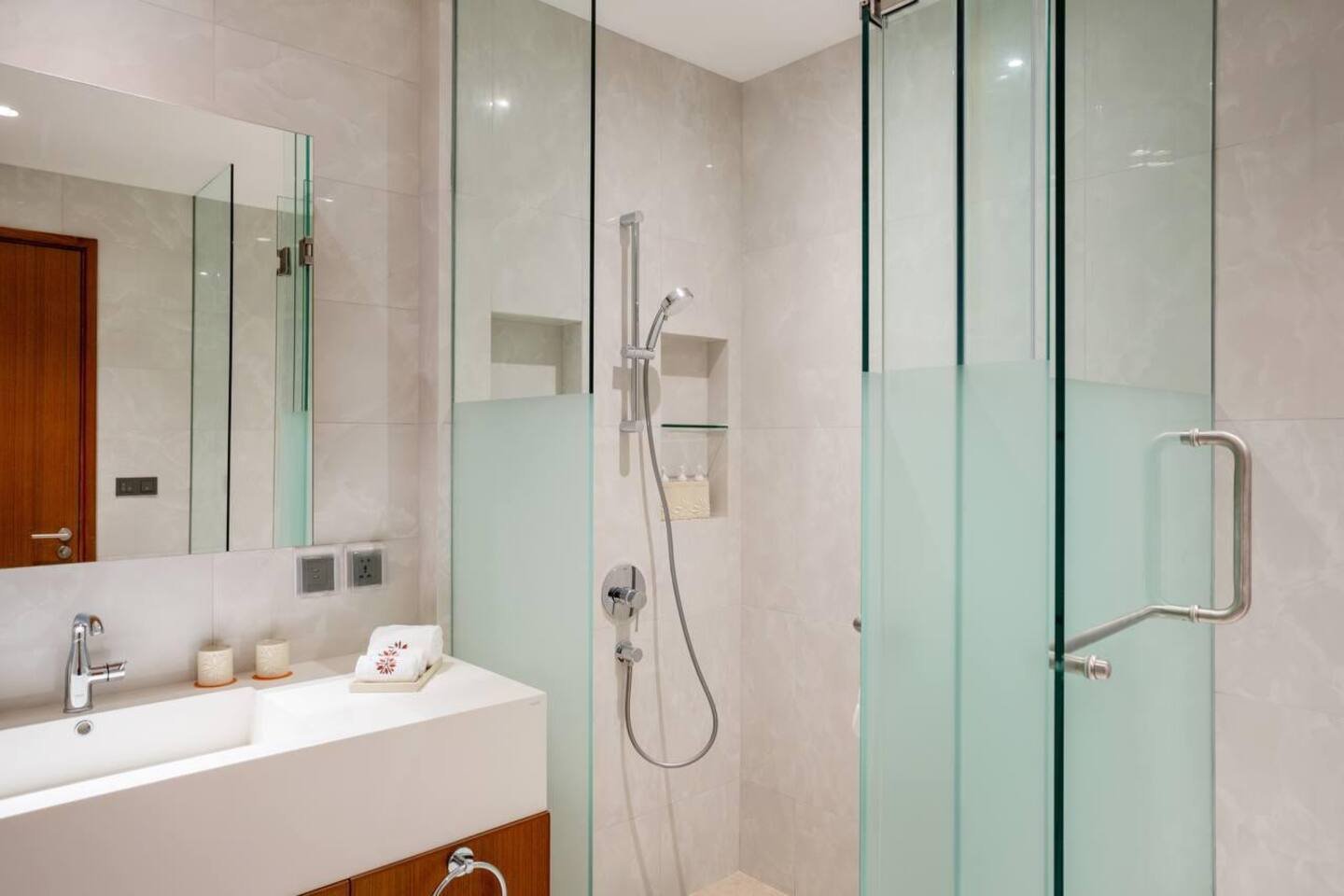 Property image - full photo 19