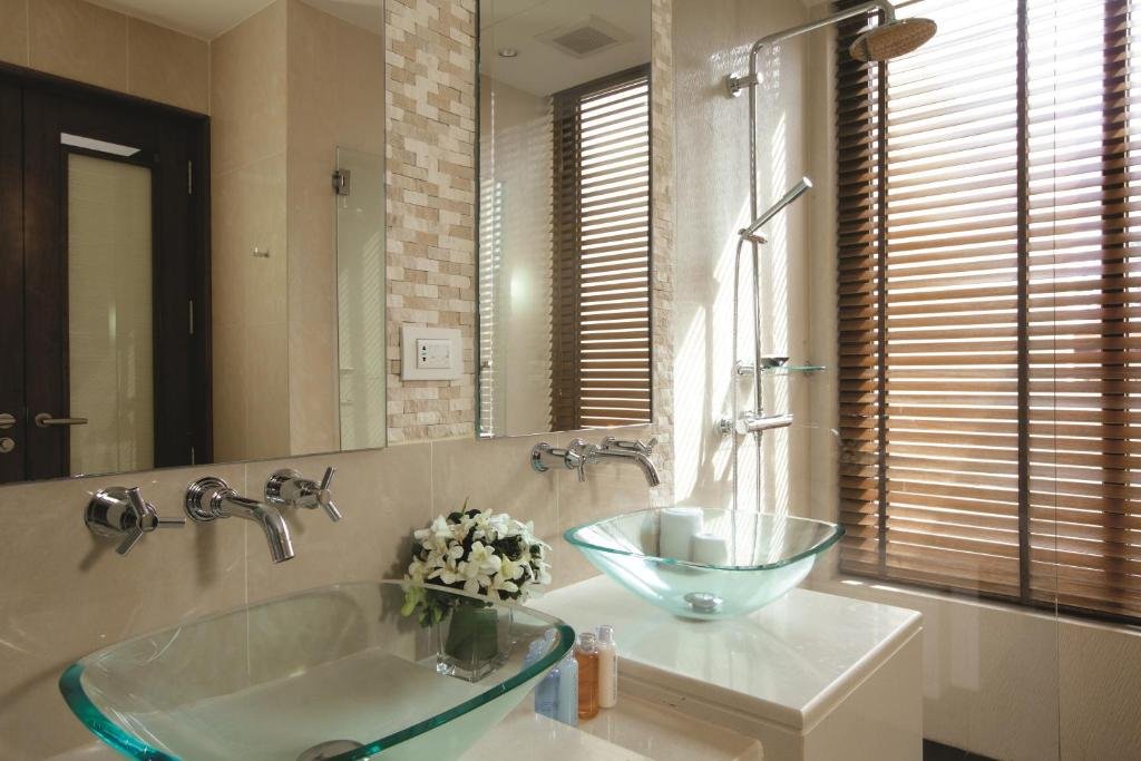 Property image - full photo 13