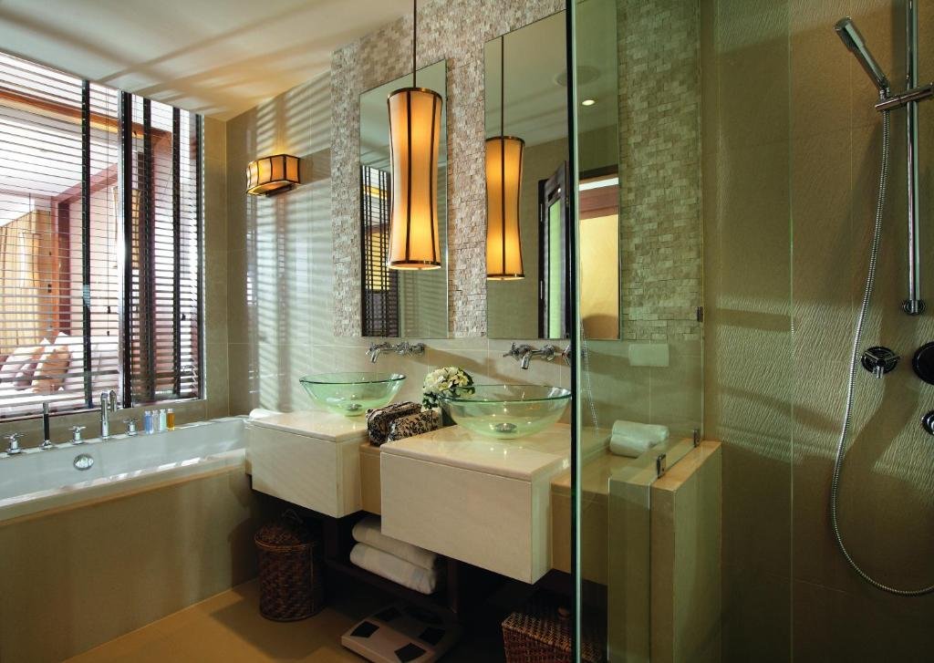 Property image - full photo 12
