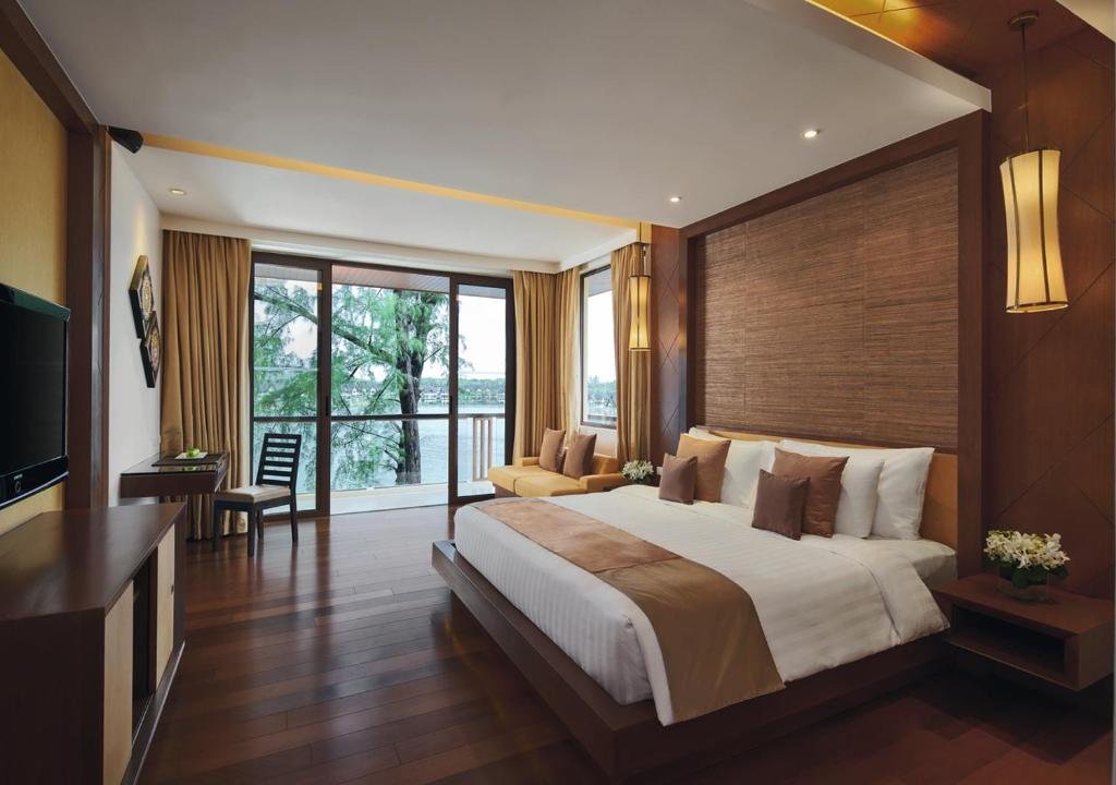 Property image - full photo 9