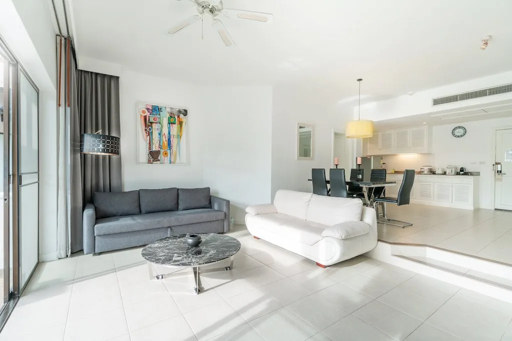Property image - full photo 2