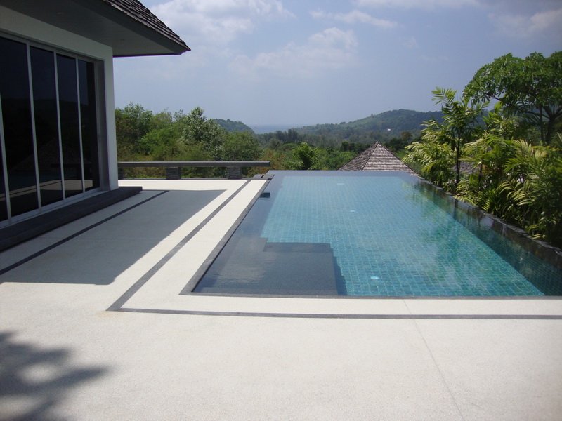 Property image - full photo 2