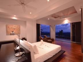 Property image - full photo 18