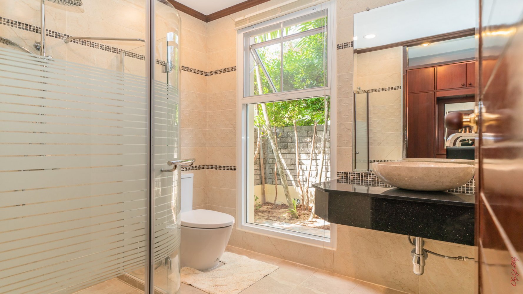 Property image - full photo 33