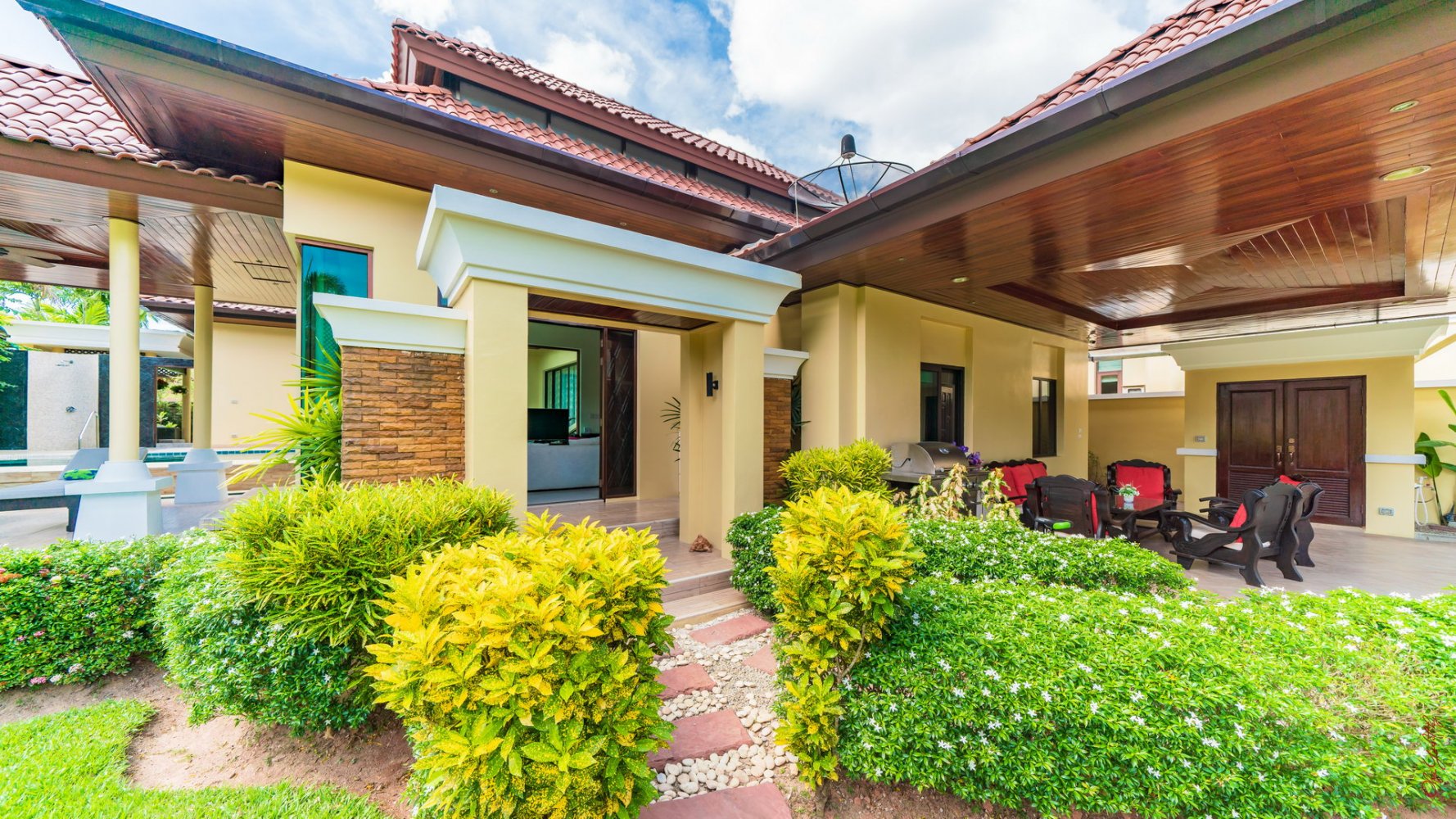 Property image - full photo 104