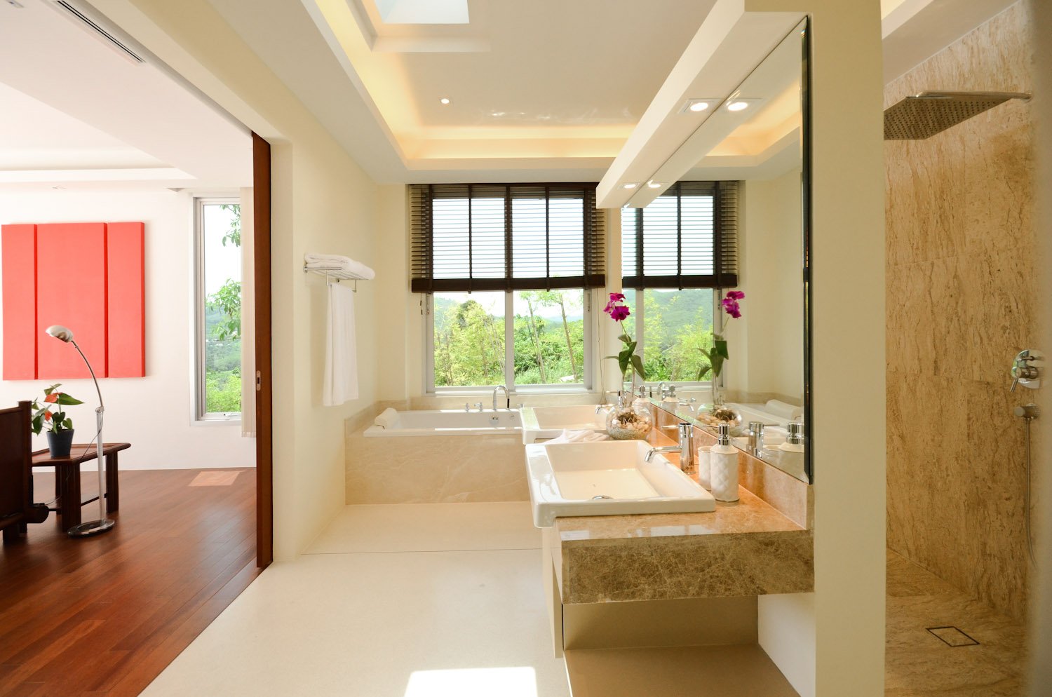 Property image - full photo 10
