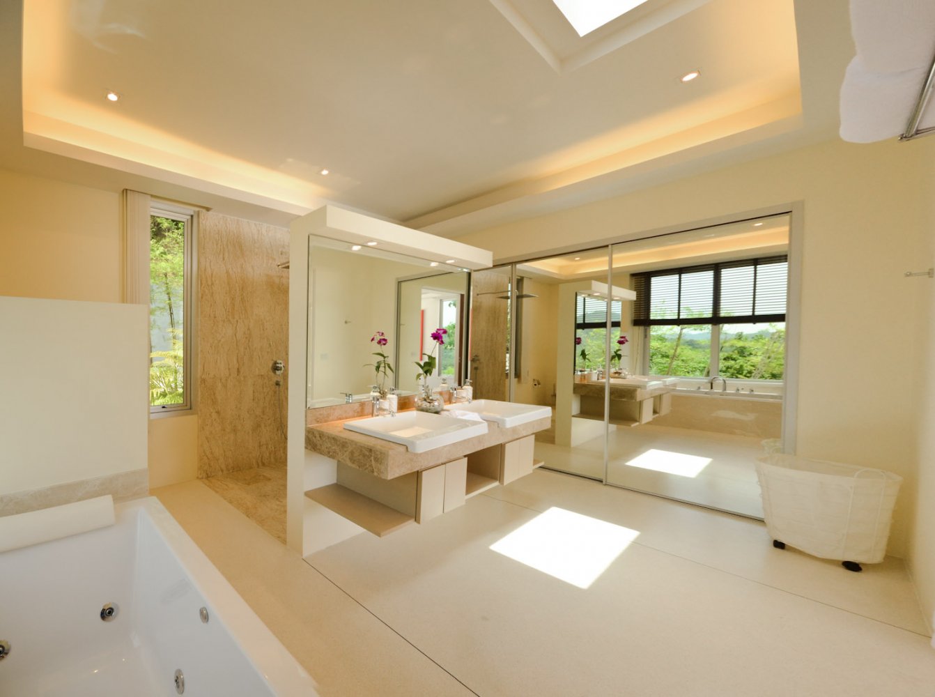 Property image - full photo 11