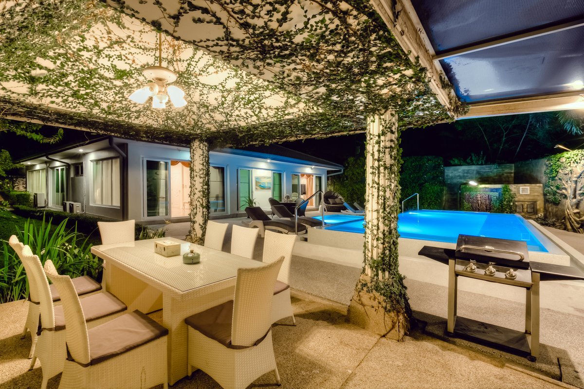 Property image - full photo 12