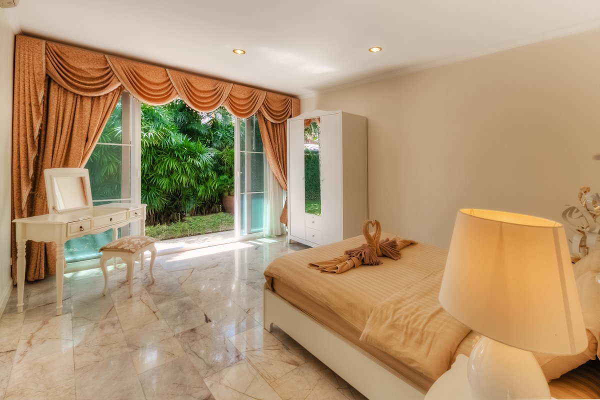 Property image - full photo 35